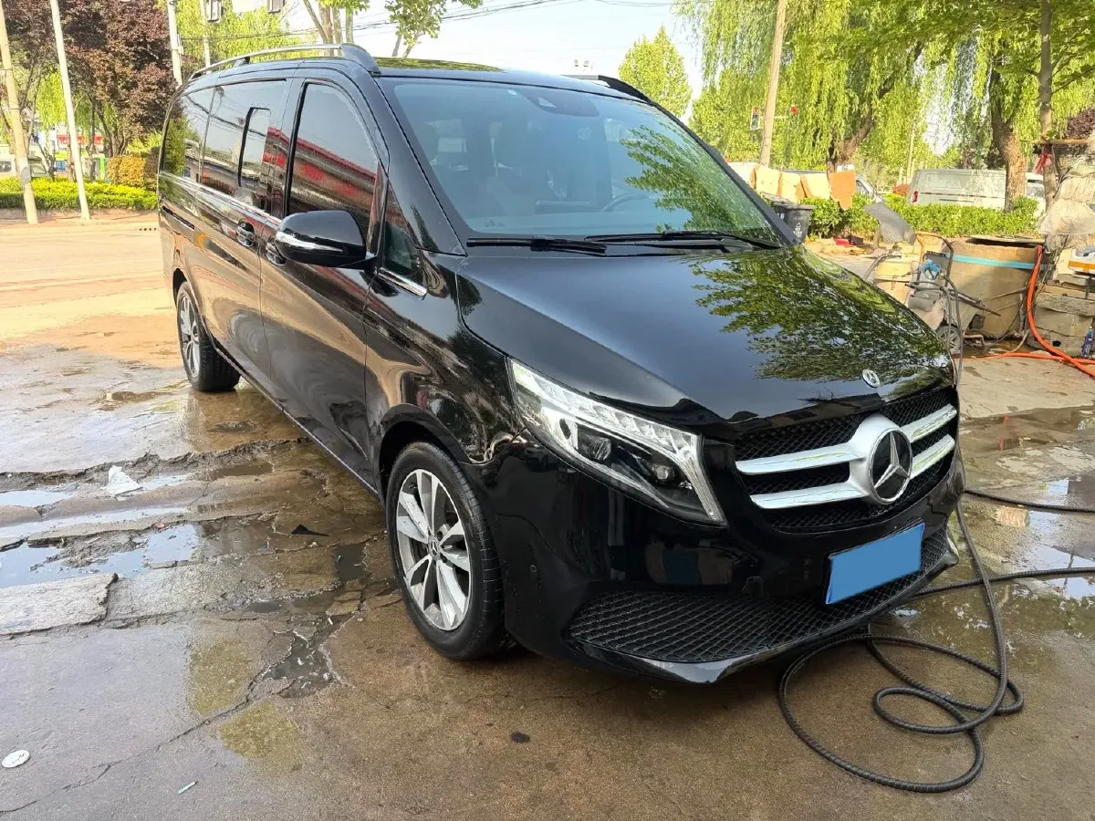 2021 Mercedes-Benz V Class 2.0T 211HP L4 9AT,autocango,china used car exporter,china ev exporter,chinese used car exporter,chinese used ev exporter