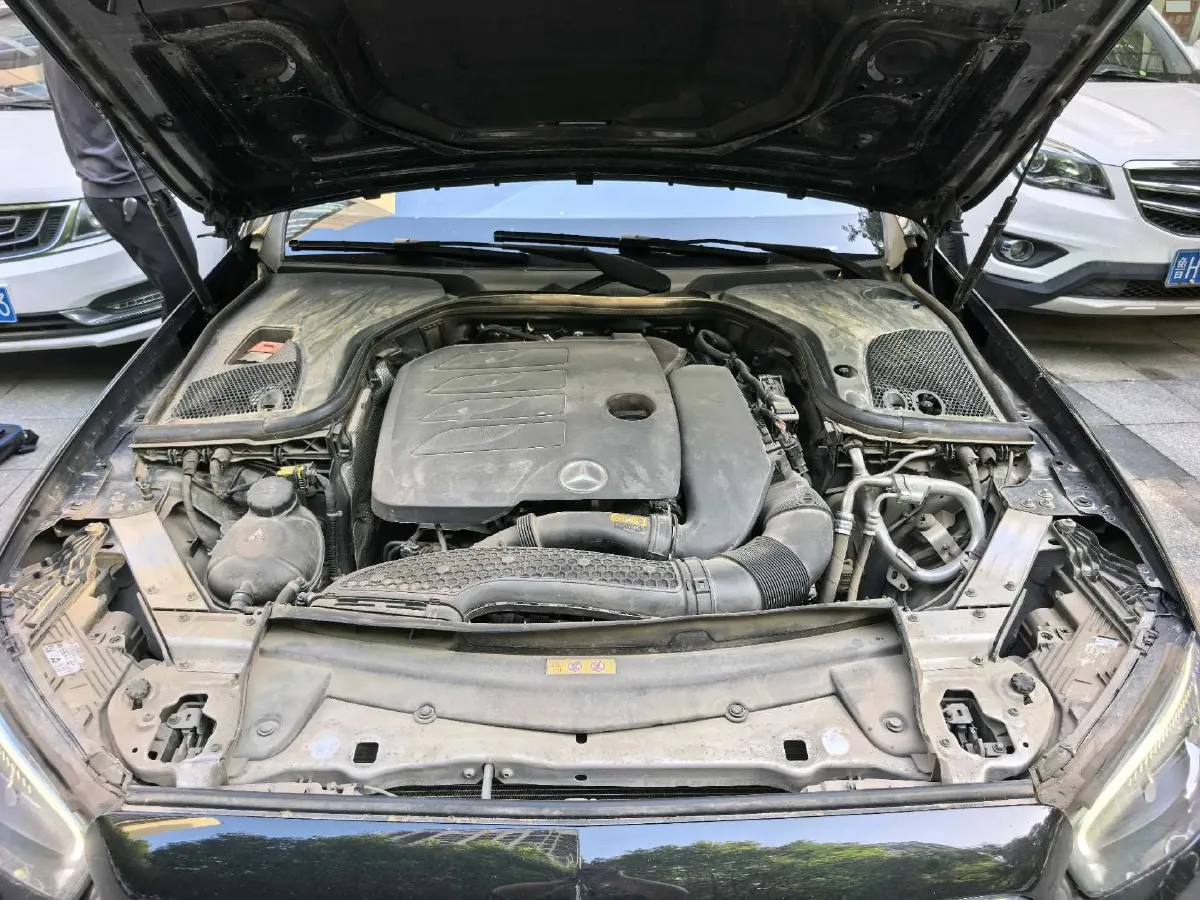 2022 Mercedes-Benz GLC Class 2.0T 258HP L4 9AT,autocango,china used car exporter,china ev exporter,chinese used car exporter,chinese used ev exporter