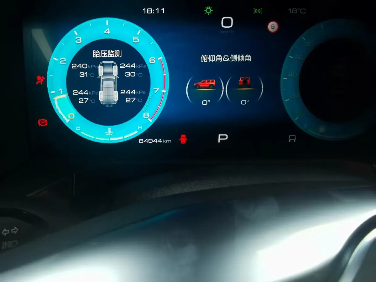 2021 Tank 300 2.0T 227HP L4 8AT,autocango,china used car exporter,china ev exporter,chinese used car exporter,chinese used ev exporter