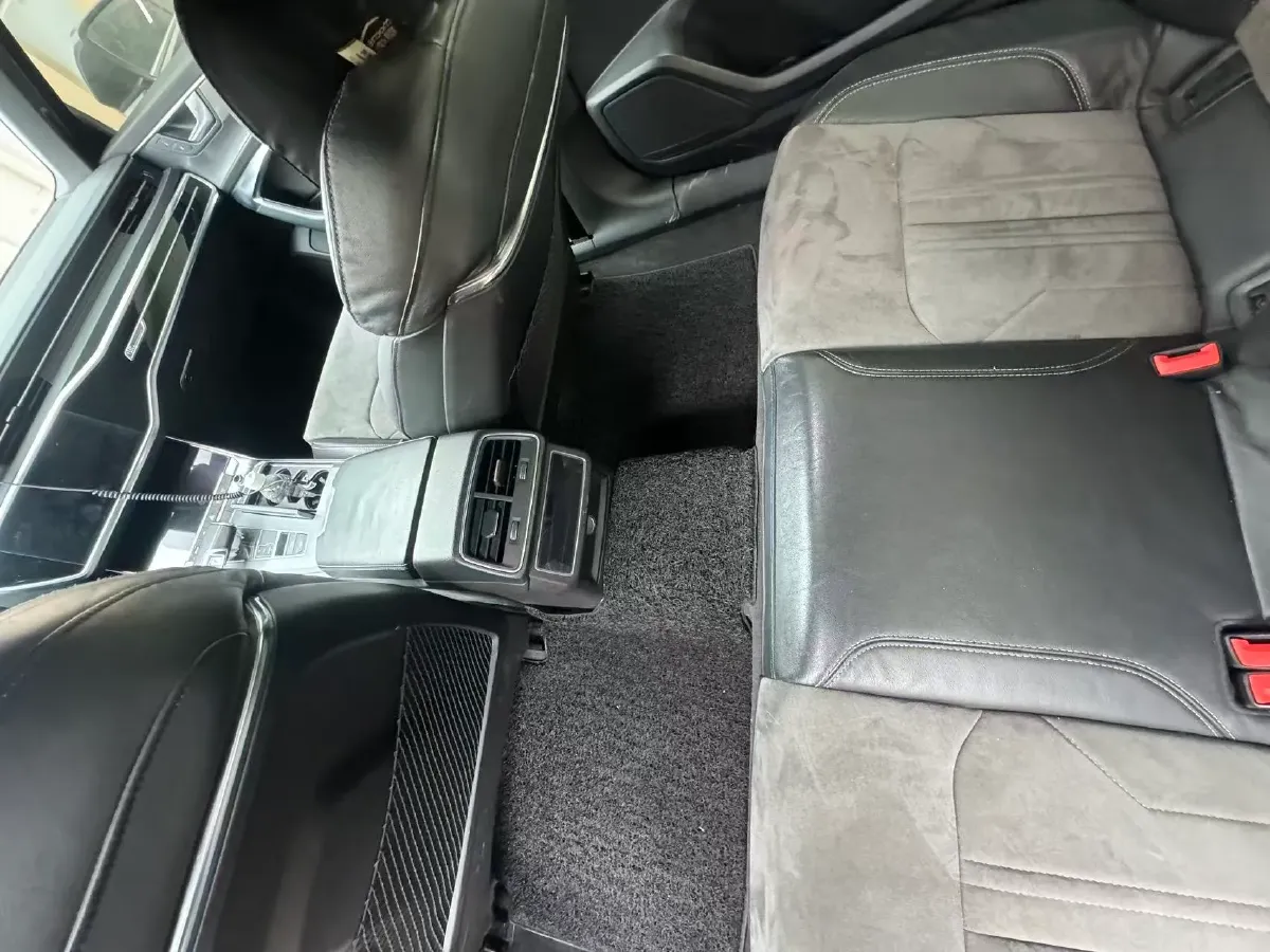 2021 Audi A6L 2.0T 224HP L4 7DCT,autocango,china used car exporter,china ev exporter,chinese used car exporter,chinese used ev exporter