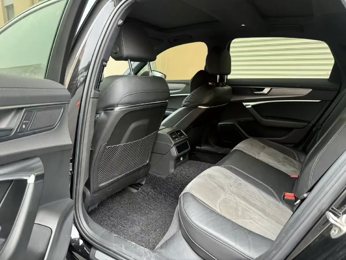 2021 Audi A6L 2.0T 224HP L4 7DCT,autocango,china used car exporter,china ev exporter,chinese used car exporter,chinese used ev exporter