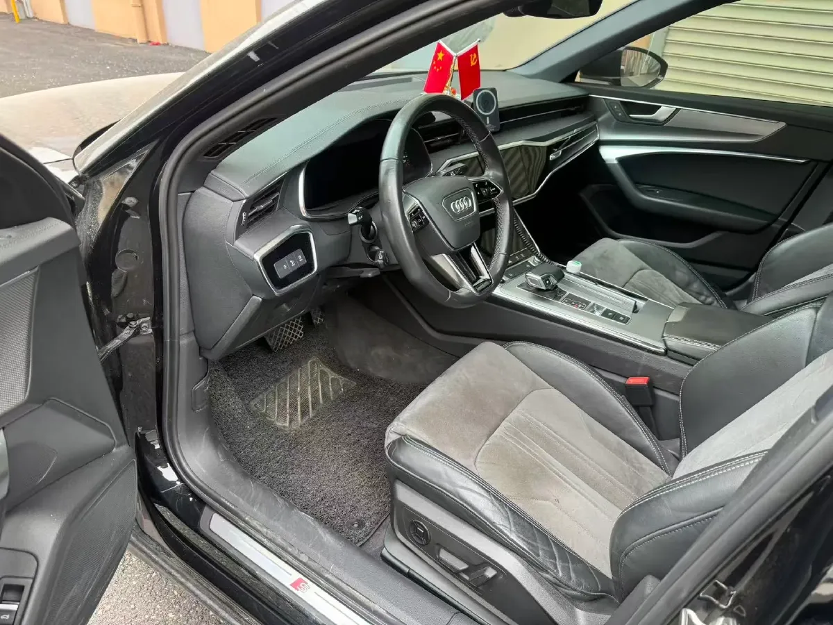 2021 Audi A6L 2.0T 224HP L4 7DCT,autocango,china used car exporter,china ev exporter,chinese used car exporter,chinese used ev exporter