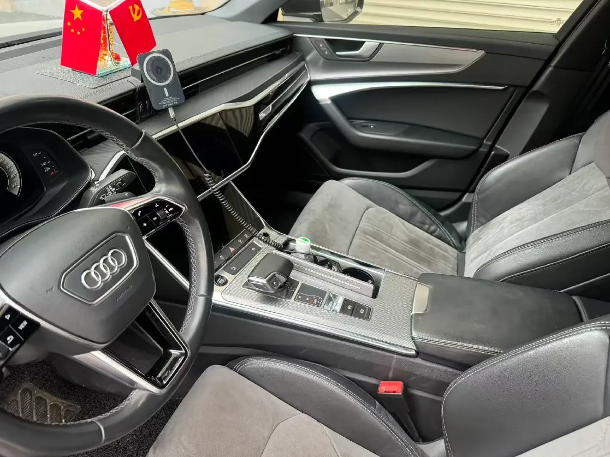 2021 Audi A6L 2.0T 224HP L4 7DCT,autocango,china used car exporter,china ev exporter,chinese used car exporter,chinese used ev exporter