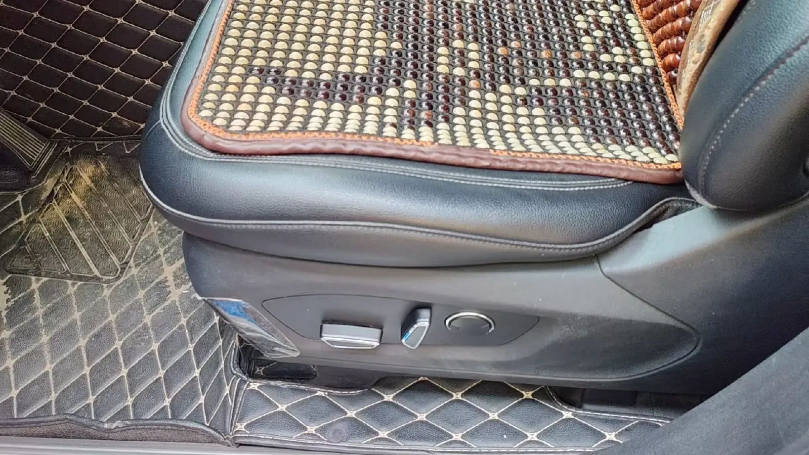 2017 Zotye T700 1.8T 177HP L4 6DCT,autocango,china used car exporter,china ev exporter,chinese used car exporter,chinese used ev exporter