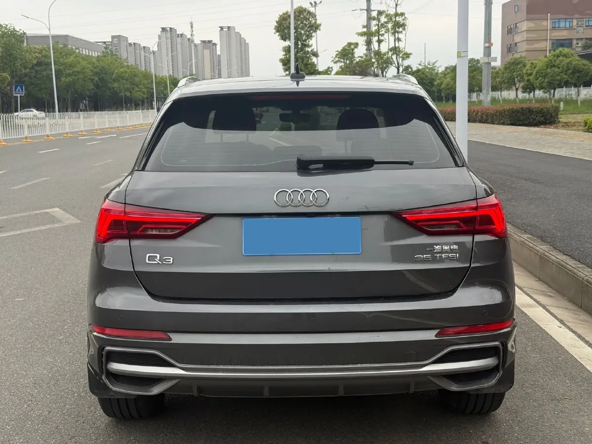 2022 Audi Q3 1.4T 150HP L4 7DCT,autocango,china used car exporter,china ev exporter,chinese used car exporter,chinese used ev exporter