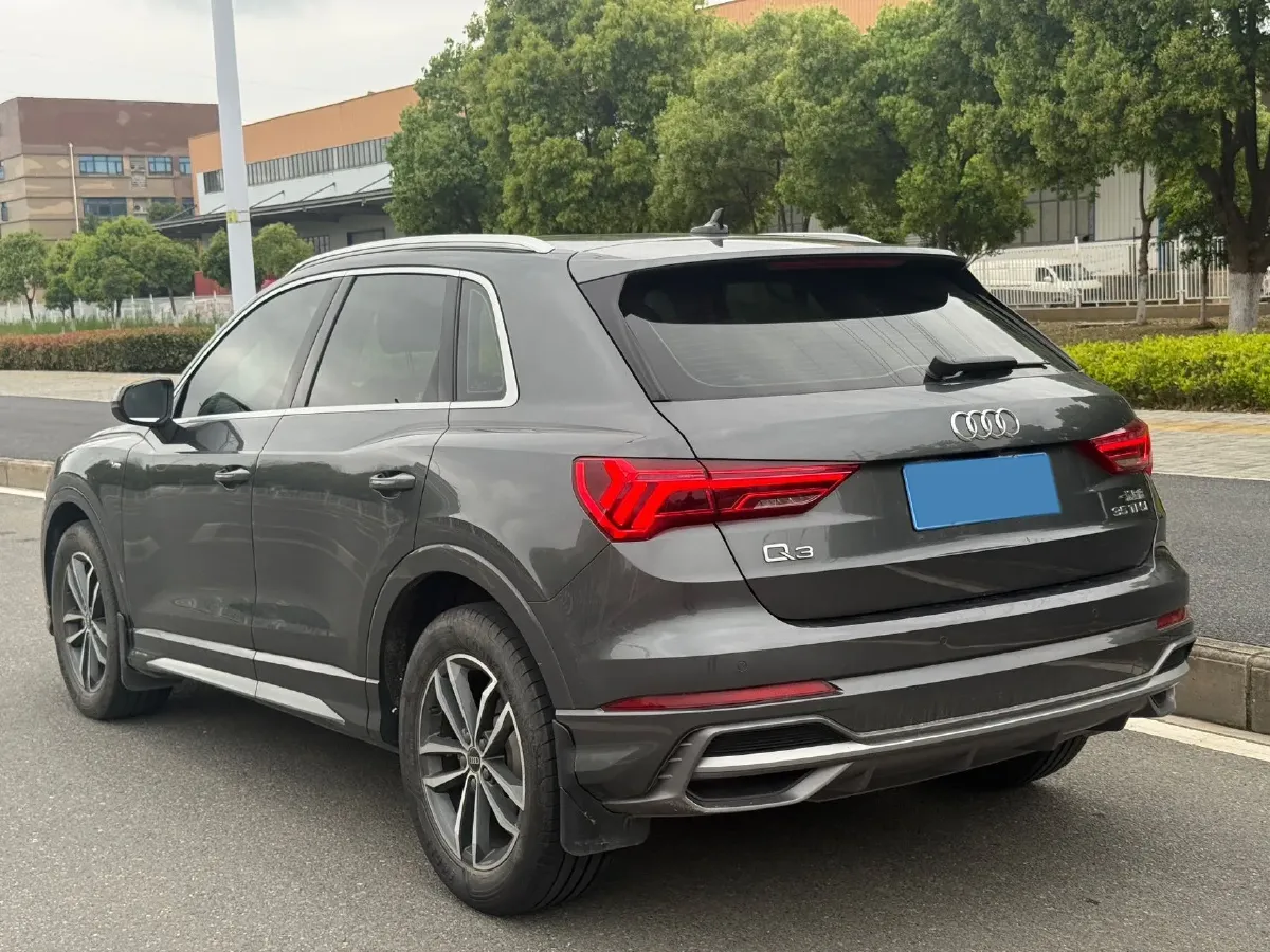 2022 Audi Q3 1.4T 150HP L4 7DCT,autocango,china used car exporter,china ev exporter,chinese used car exporter,chinese used ev exporter