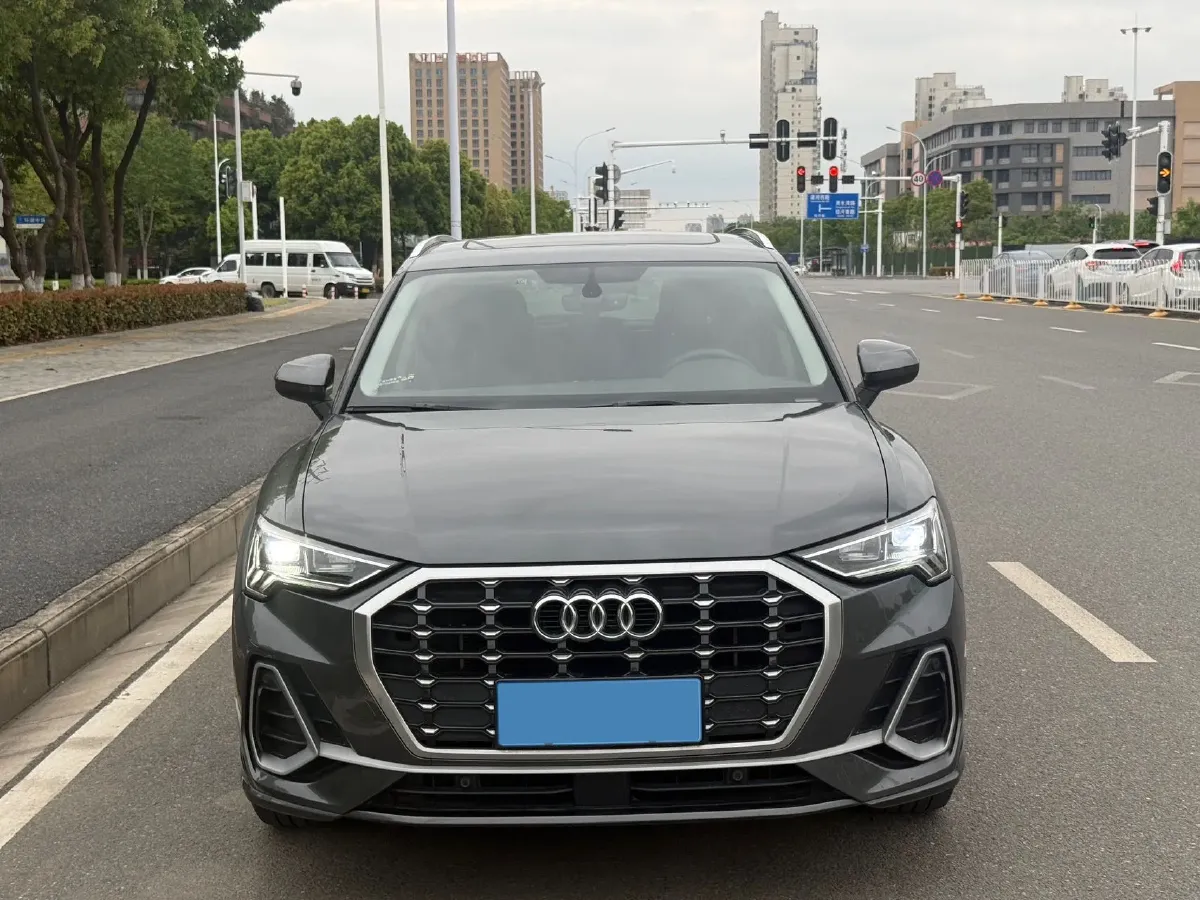 2022 Audi Q3 1.4T 150HP L4 7DCT,autocango,china used car exporter,china ev exporter,chinese used car exporter,chinese used ev exporter