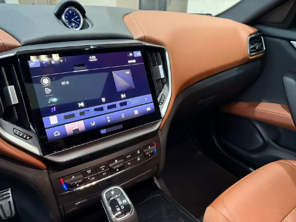 2022 Maserati Ghibli 3.0T 350HP V6 8AT,autocango,china used car exporter,china ev exporter,chinese used car exporter,chinese used ev exporter