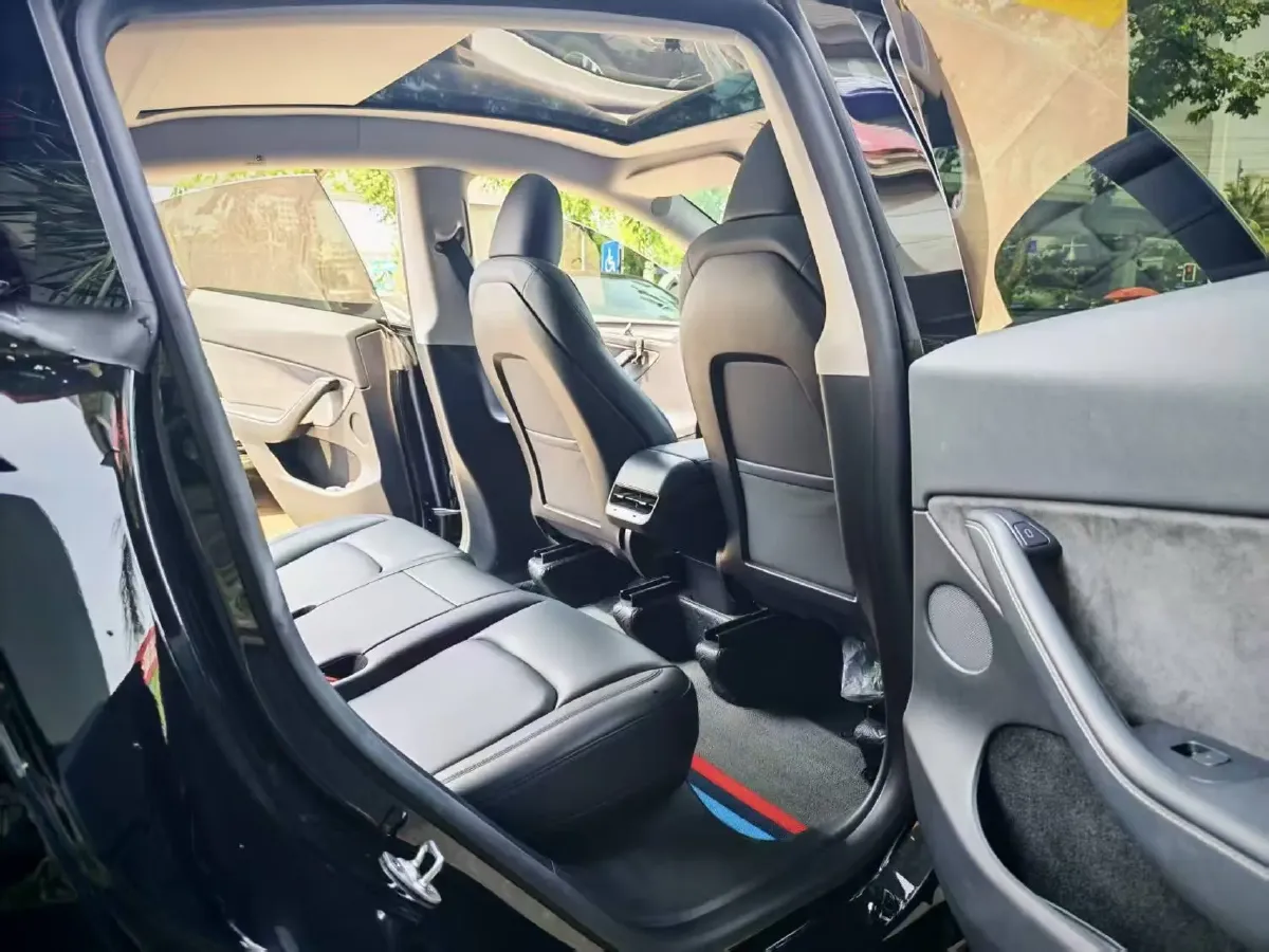 2022 Tesla Model Y BEV 60KWH,autocango,china used car exporter,china ev exporter,chinese used car exporter,chinese used ev exporter