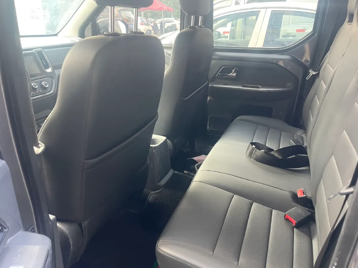 2021 WuLing ZhentTu 1.5L 99HP L4 5MT,autocango,china used car exporter,china ev exporter,chinese used car exporter,chinese used ev exporter