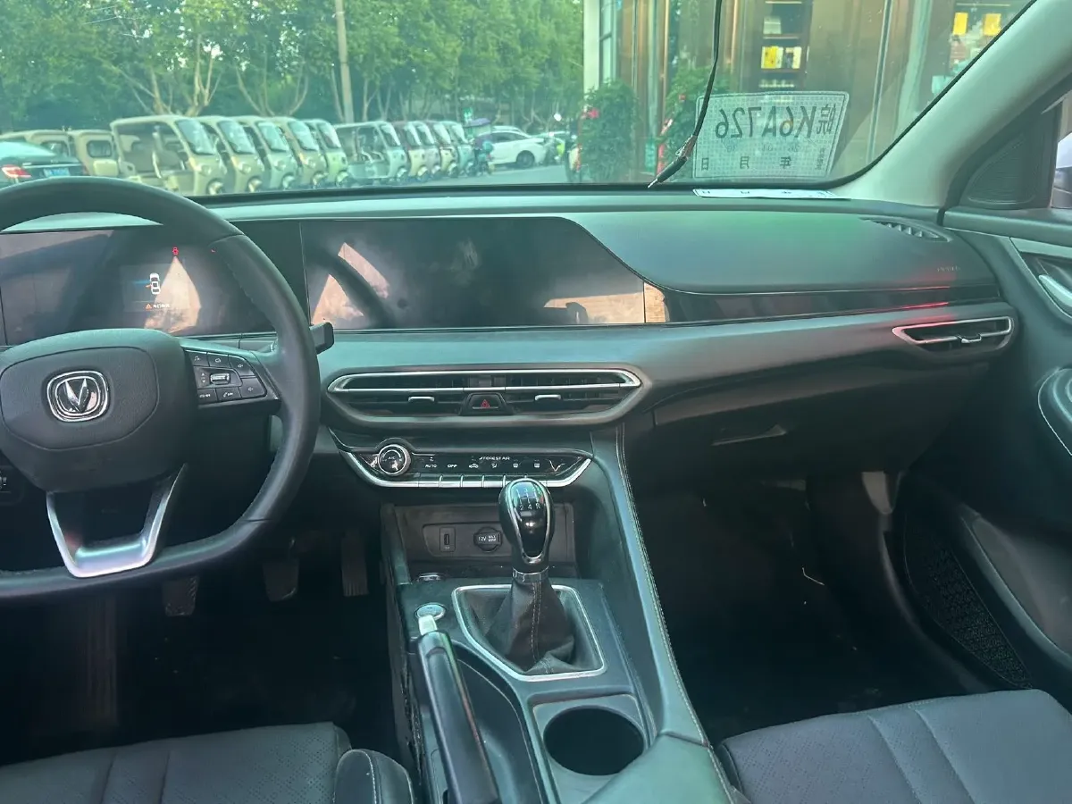 2021 ChangAn Eado 1.6L 128HP L4 5MT,autocango,china used car exporter,china ev exporter,chinese used car exporter,chinese used ev exporter