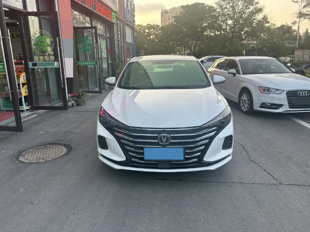 2021 ChangAn Eado 1.6L 128HP L4 5MT,autocango,china used car exporter,china ev exporter,chinese used car exporter,chinese used ev exporter