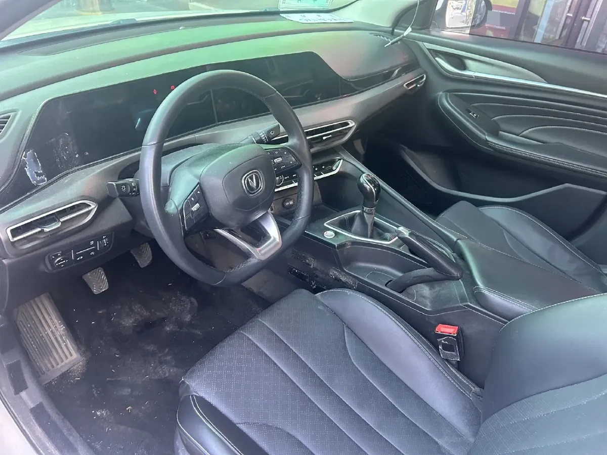 2021 ChangAn Eado 1.6L 128HP L4 5MT,autocango,china used car exporter,china ev exporter,chinese used car exporter,chinese used ev exporter