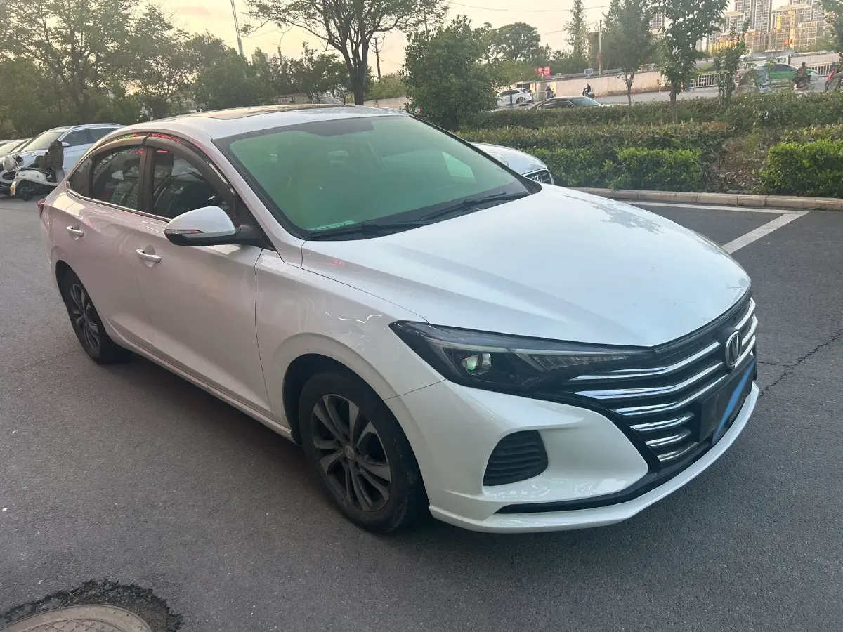 2021 ChangAn Eado 1.6L 128HP L4 5MT,autocango,china used car exporter,china ev exporter,chinese used car exporter,chinese used ev exporter