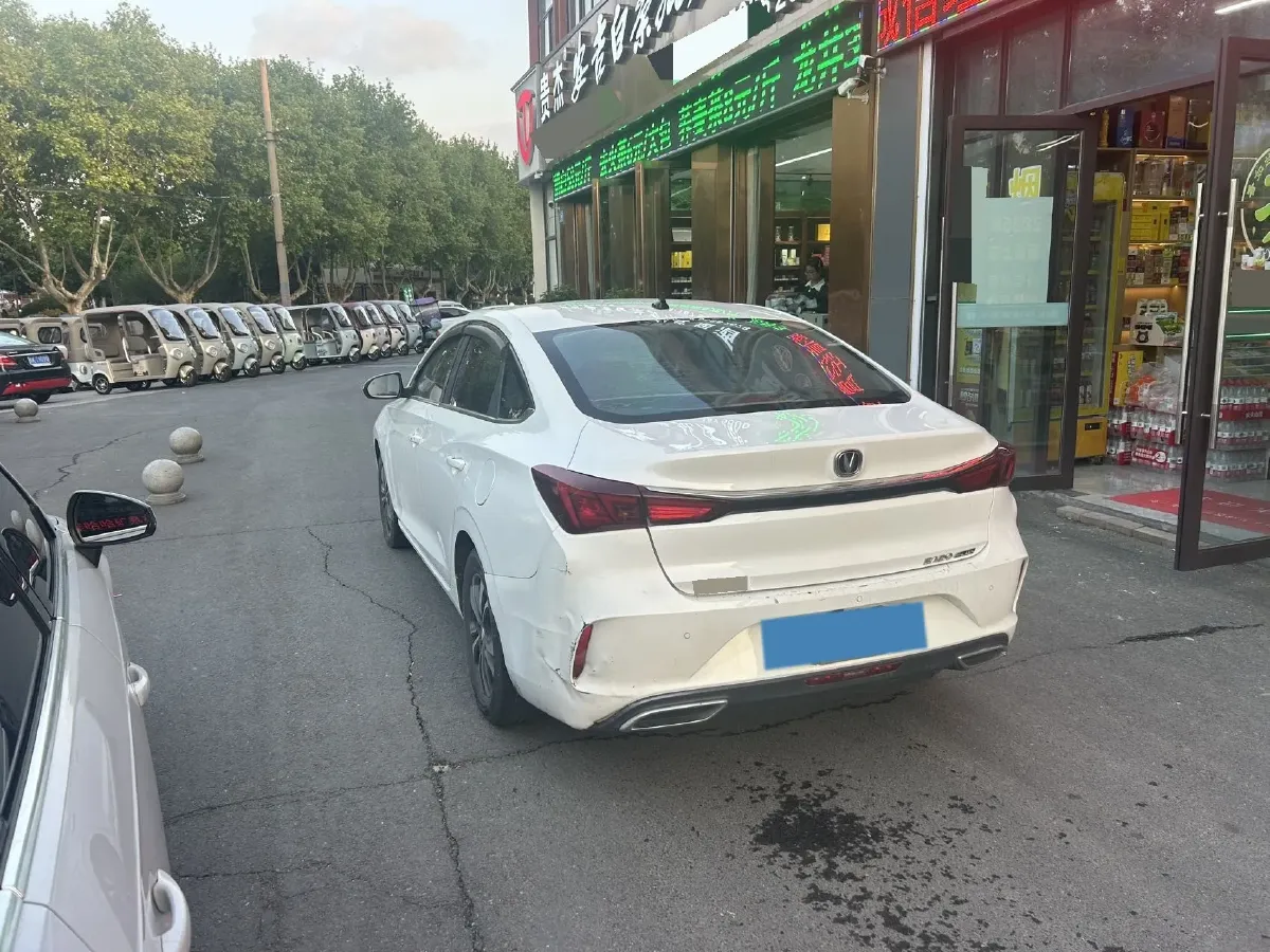 2021 ChangAn Eado 1.6L 128HP L4 5MT,autocango,china used car exporter,china ev exporter,chinese used car exporter,chinese used ev exporter