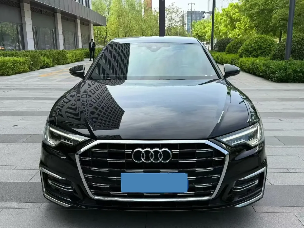 2023 Audi A6L 2.0T 245HP L4 7DCT,autocango,china used car exporter,china ev exporter,chinese used car exporter,chinese used ev exporter