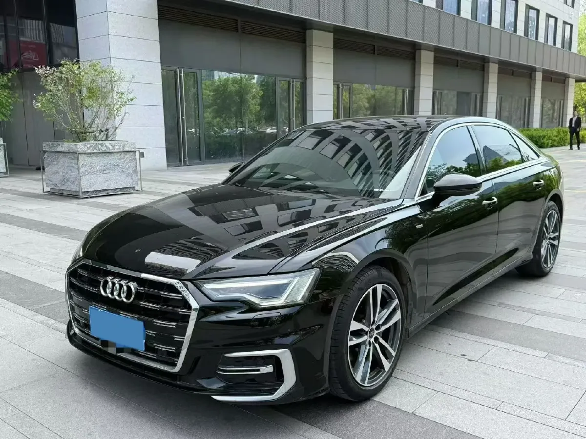 2023 Audi A6L 2.0T 245HP L4 7DCT,autocango,china used car exporter,china ev exporter,chinese used car exporter,chinese used ev exporter
