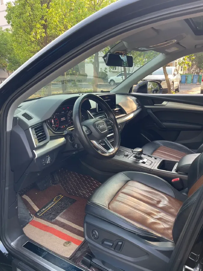 2020 Audi Q5L 2.0T 190HP L4 7DCT,autocango,china used car exporter,china ev exporter,chinese used car exporter,chinese used ev exporter