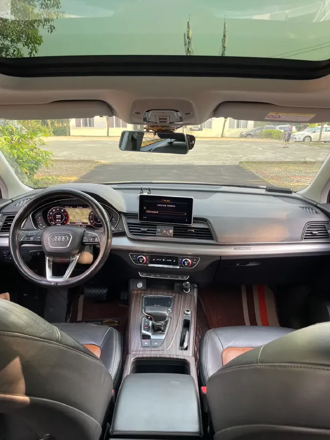2020 Audi Q5L 2.0T 190HP L4 7DCT,autocango,china used car exporter,china ev exporter,chinese used car exporter,chinese used ev exporter