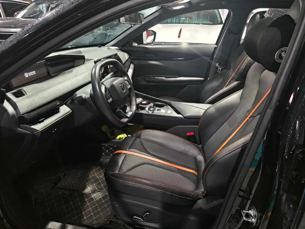 2024 ChangAn UNI-V 1.5T 188HP L4 7DCT,autocango,china used car exporter,china ev exporter,chinese used car exporter,chinese used ev exporter