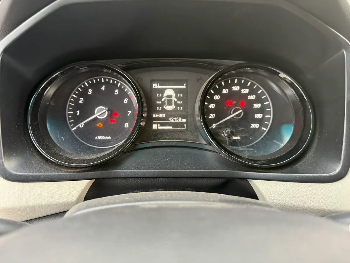 2021 WuLing ZhengChen 1.5T 147HP L4 6MT,autocango,china used car exporter,china ev exporter,chinese used car exporter,chinese used ev exporter