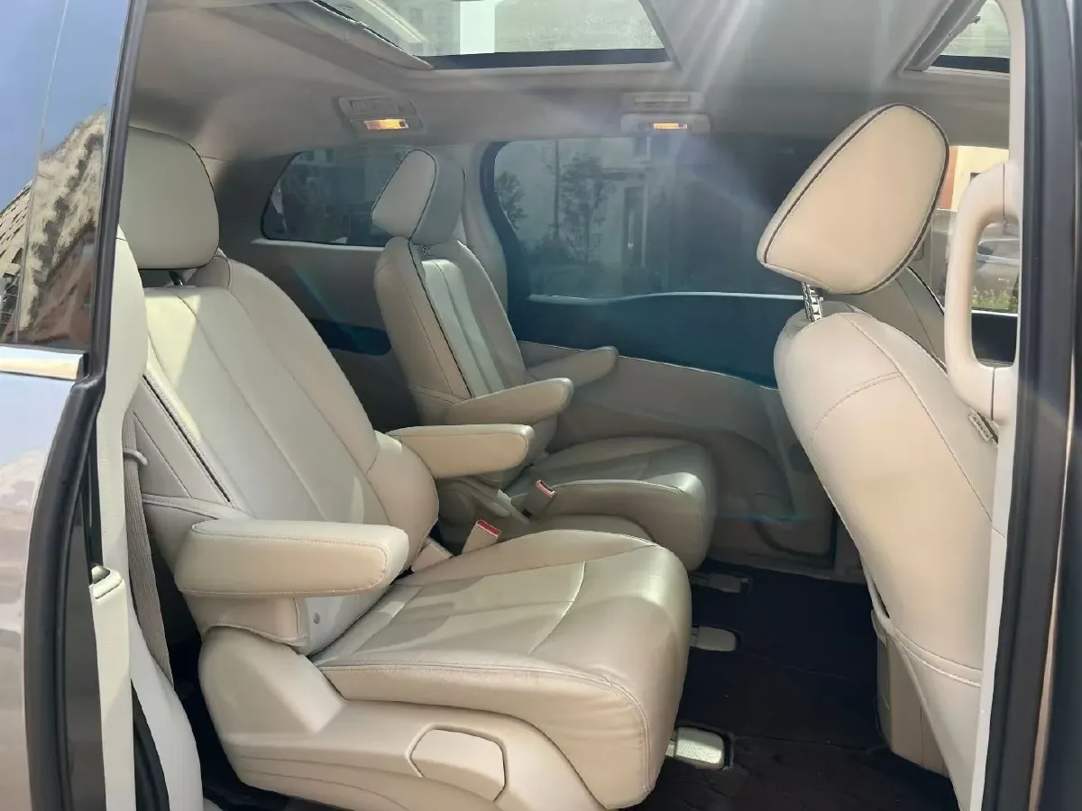 2021 Buick GL8 2.0T 237HP L4 9AT,autocango,china used car exporter,china ev exporter,chinese used car exporter,chinese used ev exporter