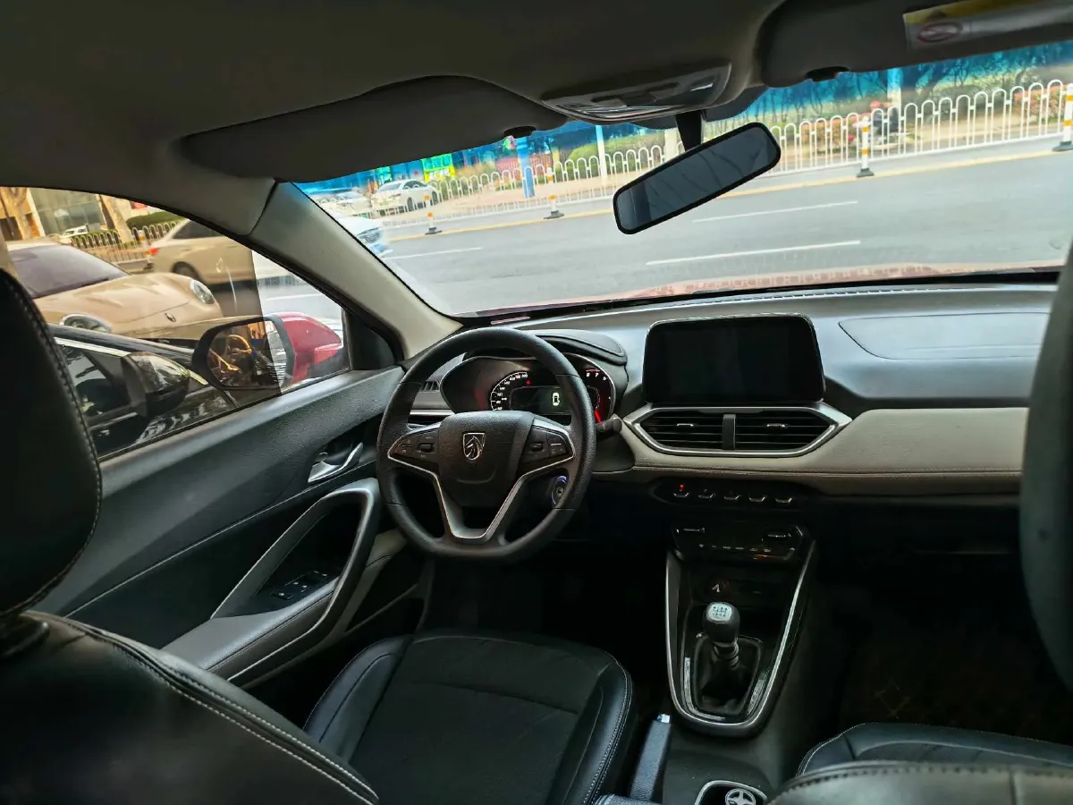 2017 BaoJun 510 1.5L 112HP L4 6MT,autocango,china used car exporter,china ev exporter,chinese used car exporter,chinese used ev exporter