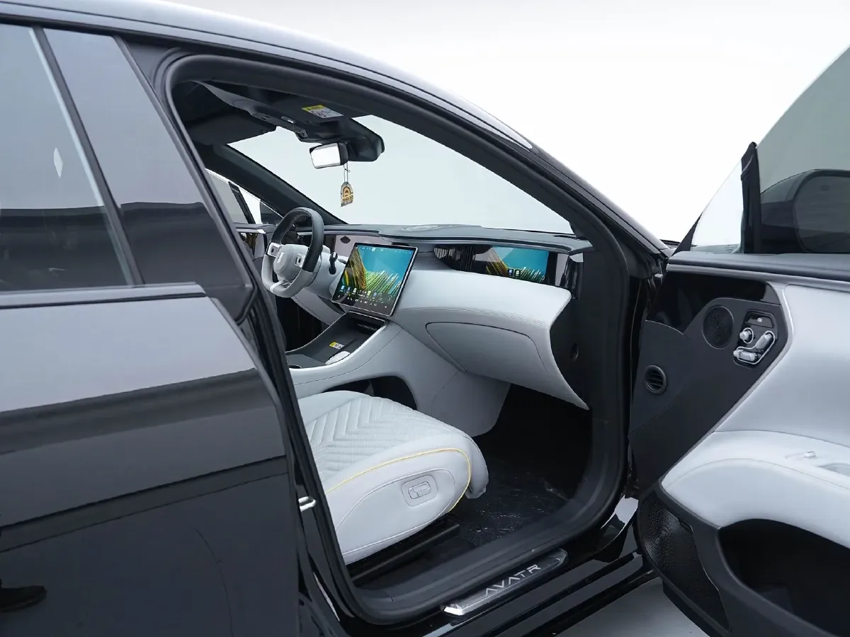 2025 Avatr 11 1.5T 156HP L4 REEV,autocango,china used car exporter,china ev exporter,chinese used car exporter,chinese used ev exporter