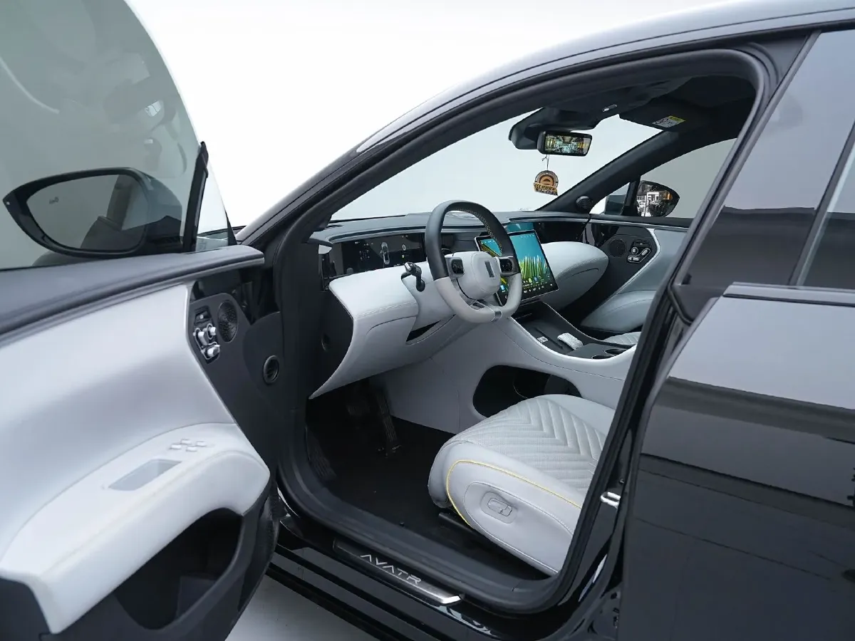 2025 Avatr 11 1.5T 156HP L4 REEV,autocango,china used car exporter,china ev exporter,chinese used car exporter,chinese used ev exporter