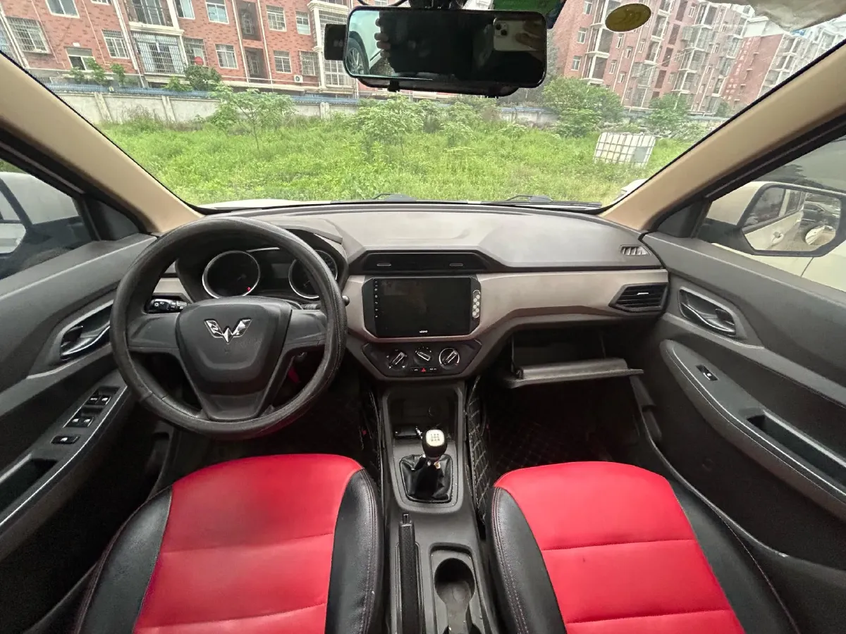 2018 WuLing HongGuang 1.5L 105HP L4 5MT,autocango,china used car exporter,china ev exporter,chinese used car exporter,chinese used ev exporter