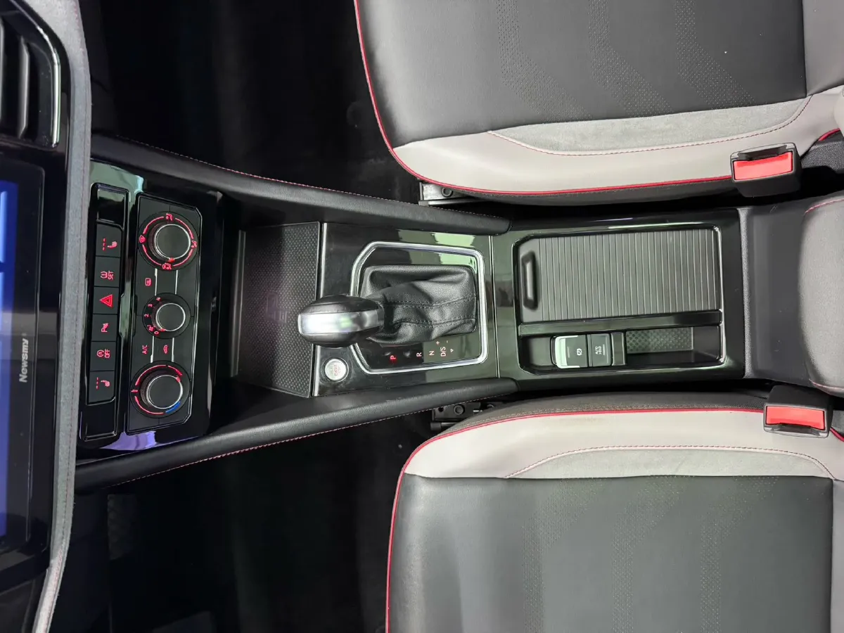 2022 Jetta VS7 1.4T 150HP L4 6AT,autocango,china used car exporter,china ev exporter,chinese used car exporter,chinese used ev exporter