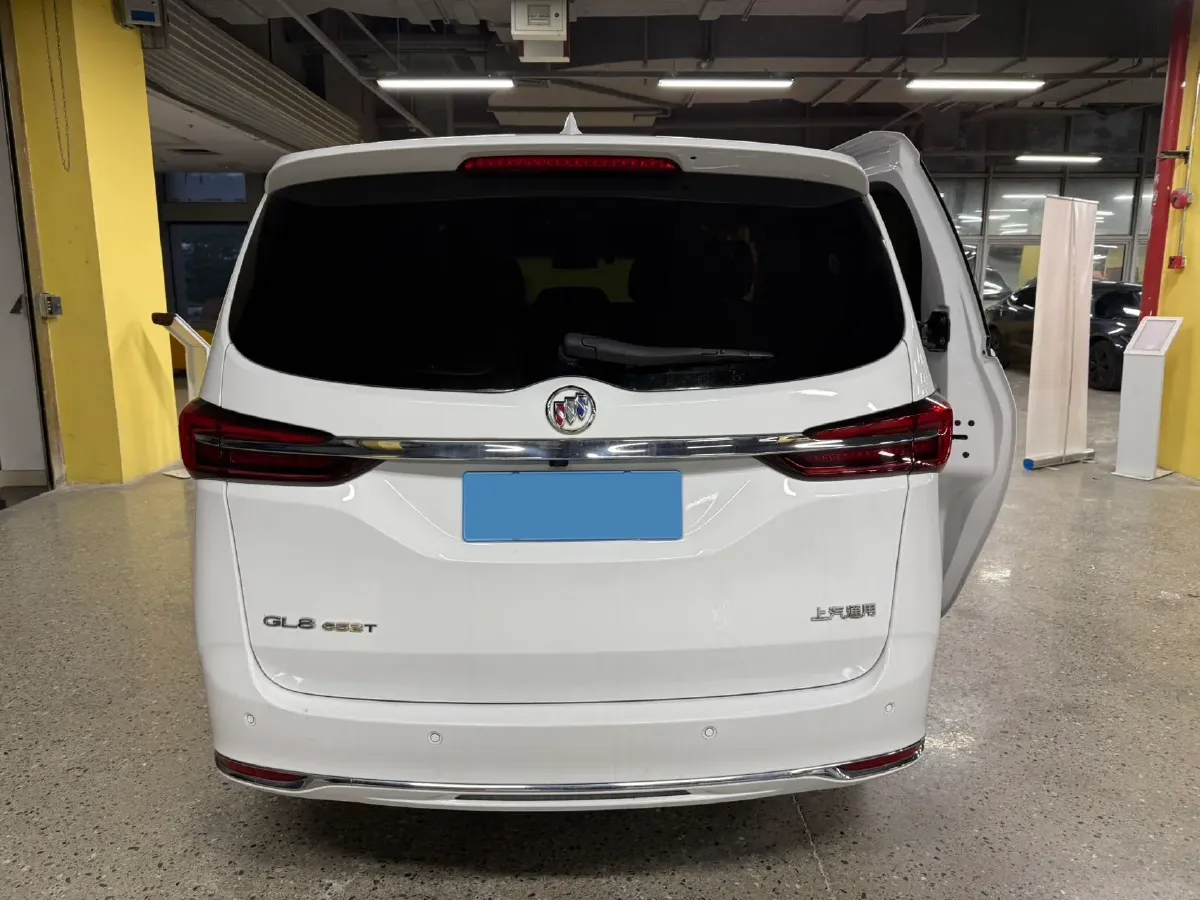 2022 Buick GL8 2.0T 237HP L4 9AT,autocango,china used car exporter,china ev exporter,chinese used car exporter,chinese used ev exporter