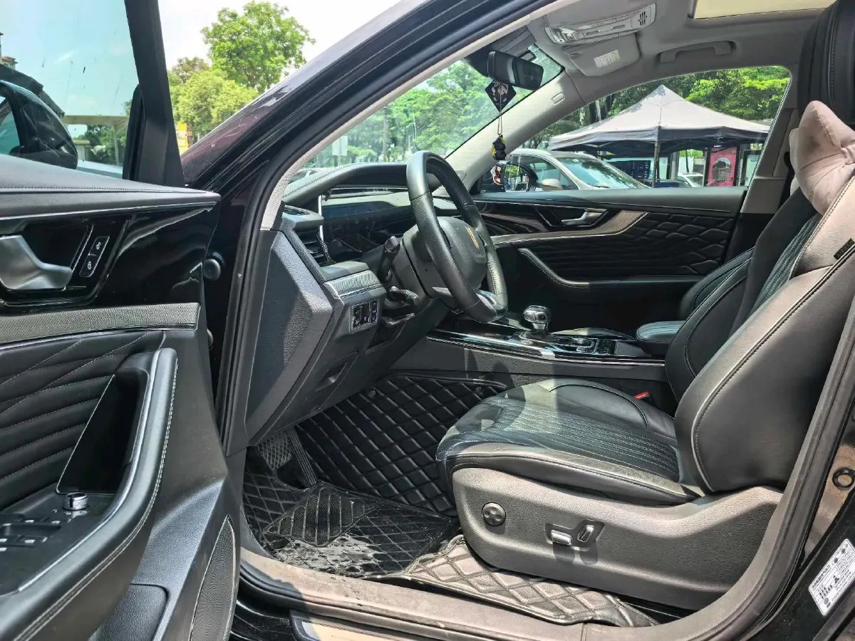 2022 HongQi HS5 2.0T 224HP L4 6AT,autocango,china used car exporter,china ev exporter,chinese used car exporter,chinese used ev exporter