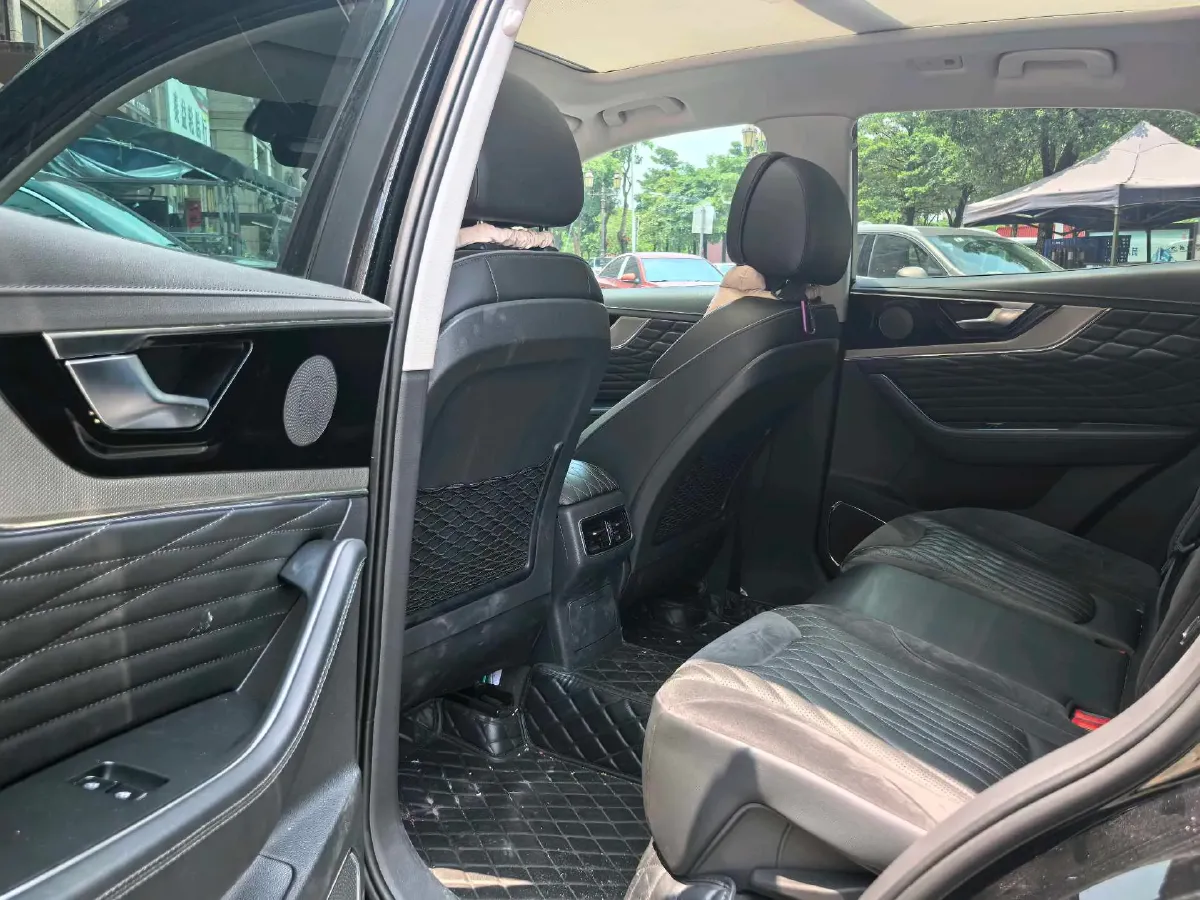 2022 HongQi HS5 2.0T 224HP L4 6AT,autocango,china used car exporter,china ev exporter,chinese used car exporter,chinese used ev exporter