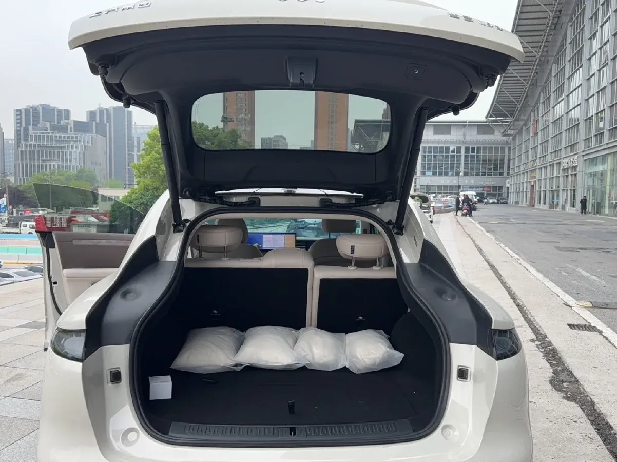 2026 IM LS6 BEV,autocango,china used car exporter,china ev exporter,chinese used car exporter,chinese used ev exporter