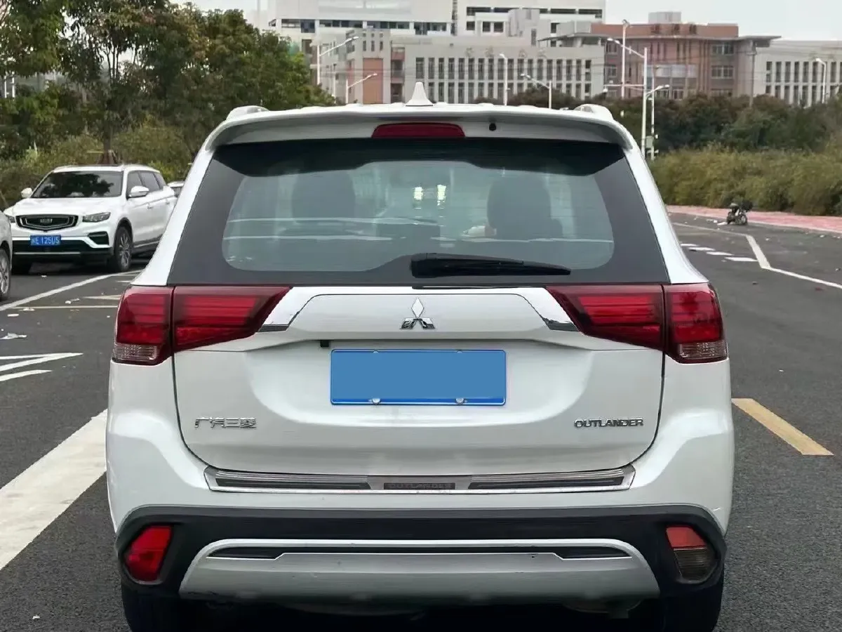 2019 Mitsubishi Outlander 2.0L 166HP L4 CVT,autocango,china used car exporter,china ev exporter,chinese used car exporter,chinese used ev exporter