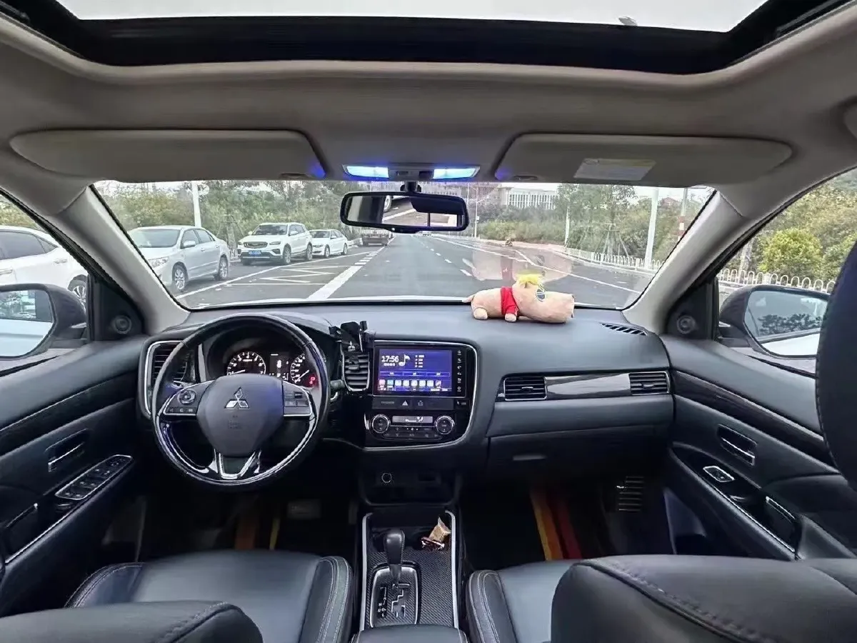 2019 Mitsubishi Outlander 2.0L 166HP L4 CVT,autocango,china used car exporter,china ev exporter,chinese used car exporter,chinese used ev exporter