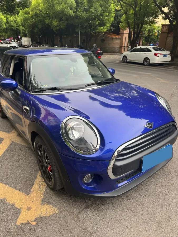 2020 MINI MINI 1.5T 102HP L3 7DCT,autocango,china used car exporter,china ev exporter,chinese used car exporter,chinese used ev exporter