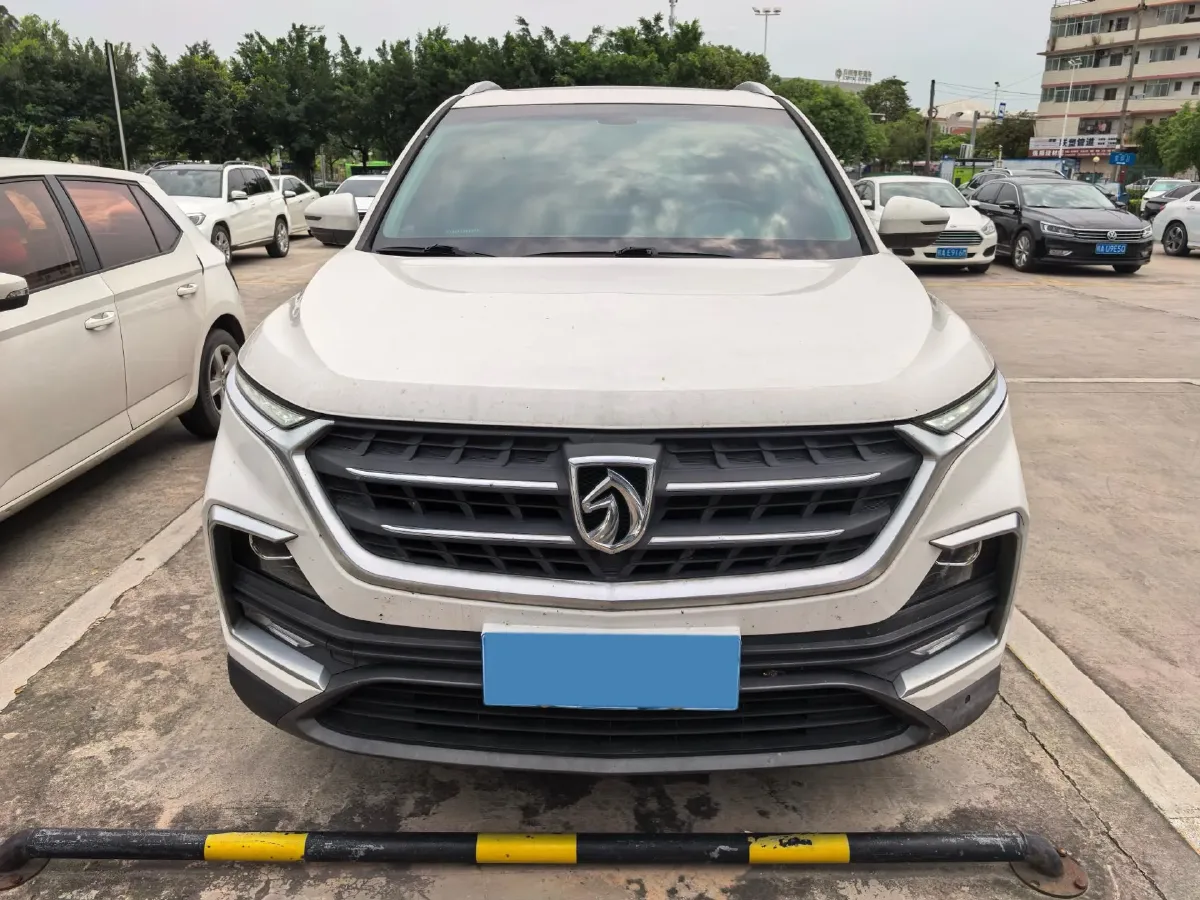 2018 BaoJun 530 1.5T 150HP L4 6DCT,autocango,china used car exporter,china ev exporter,chinese used car exporter,chinese used ev exporter