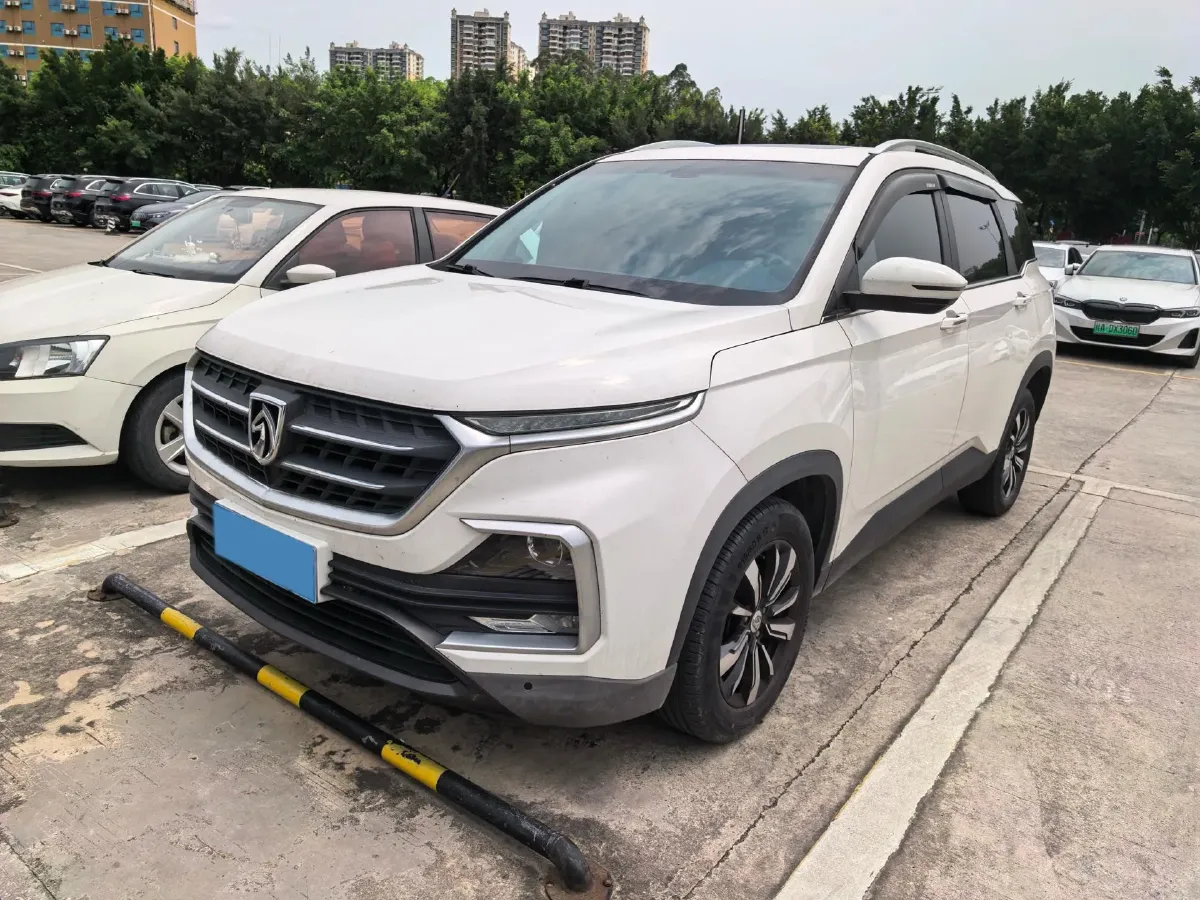 2018 BaoJun 530 1.5T 150HP L4 6DCT,autocango,china used car exporter,china ev exporter,chinese used car exporter,chinese used ev exporter