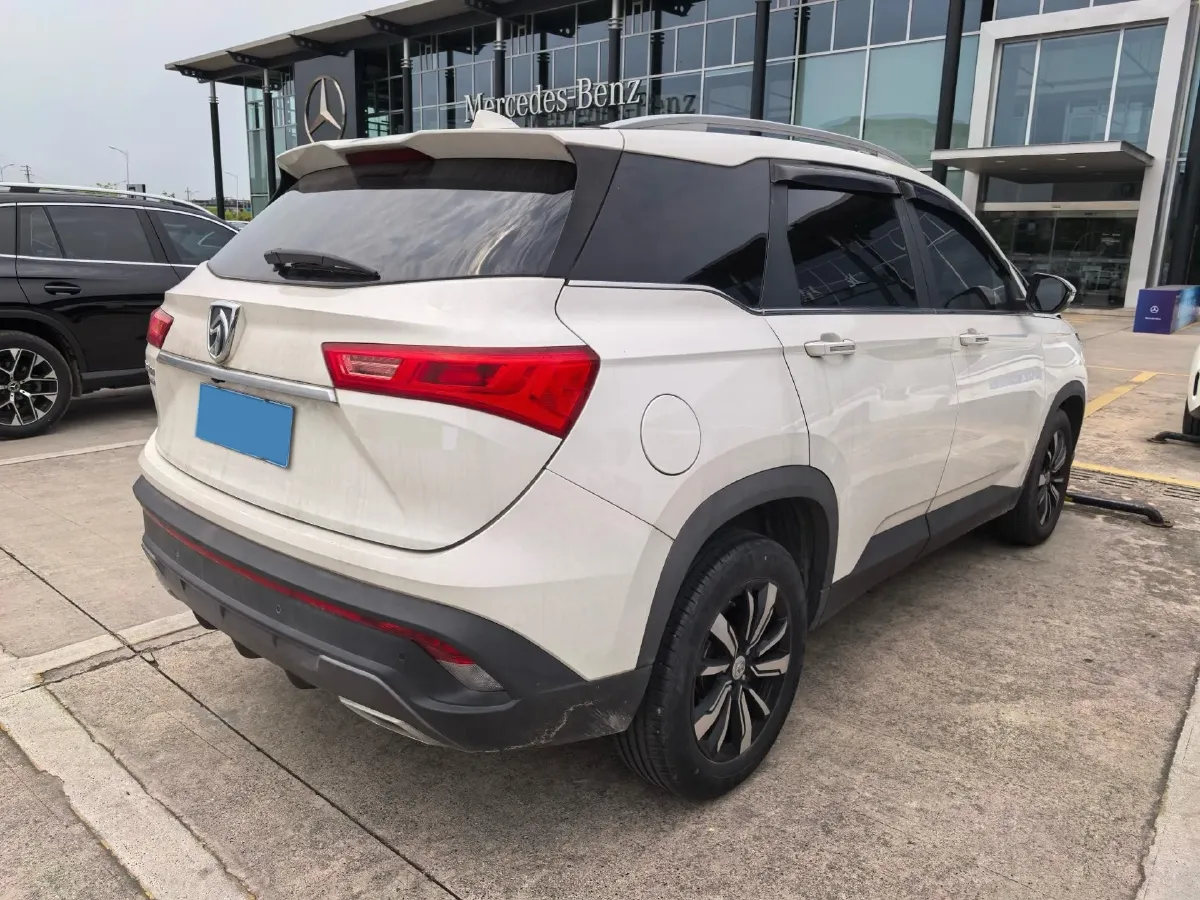 2018 BaoJun 530 1.5T 150HP L4 6DCT,autocango,china used car exporter,china ev exporter,chinese used car exporter,chinese used ev exporter