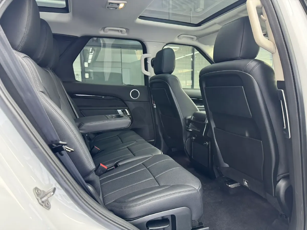 2018 Land Rover Discovery 3.0T 340HP V6 8AT,autocango,china used car exporter,china ev exporter,chinese used car exporter,chinese used ev exporter