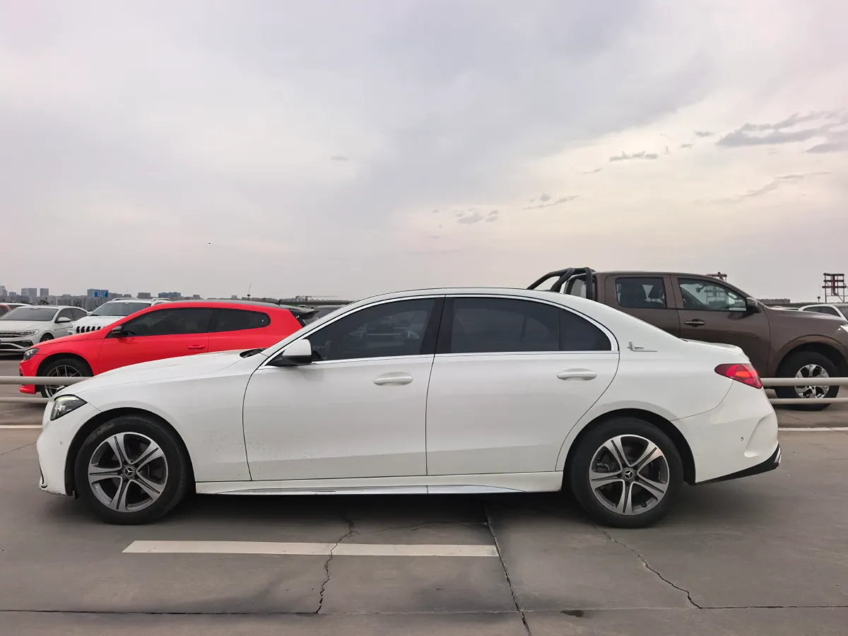 2022 Mercedes-Benz C Class 1.5T 170HP L4 9AT,autocango,china used car exporter,china ev exporter,chinese used car exporter,chinese used ev exporter