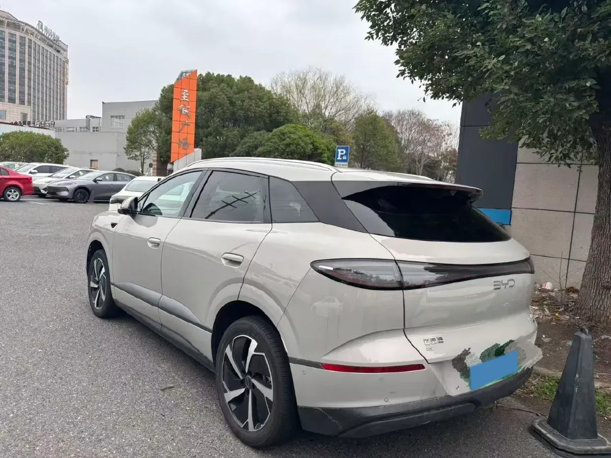 2025 LanDian E5 PLUS 1.5L 95HP L4 E-CVT PHEV,autocango,china used car exporter,china ev exporter,chinese used car exporter,chinese used ev exporter