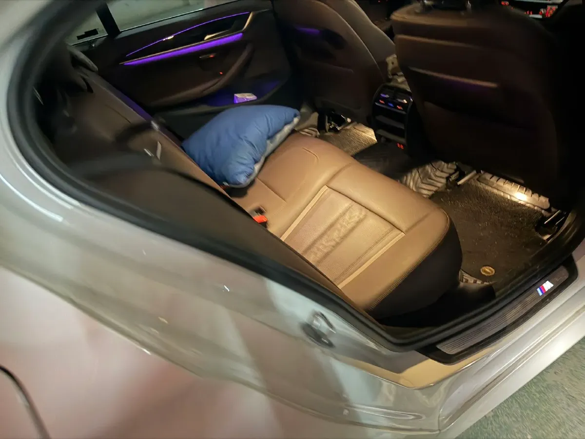 2022 BMW 5 Series 2.0T 184HP L4 8AT,autocango,china used car exporter,china ev exporter,chinese used car exporter,chinese used ev exporter