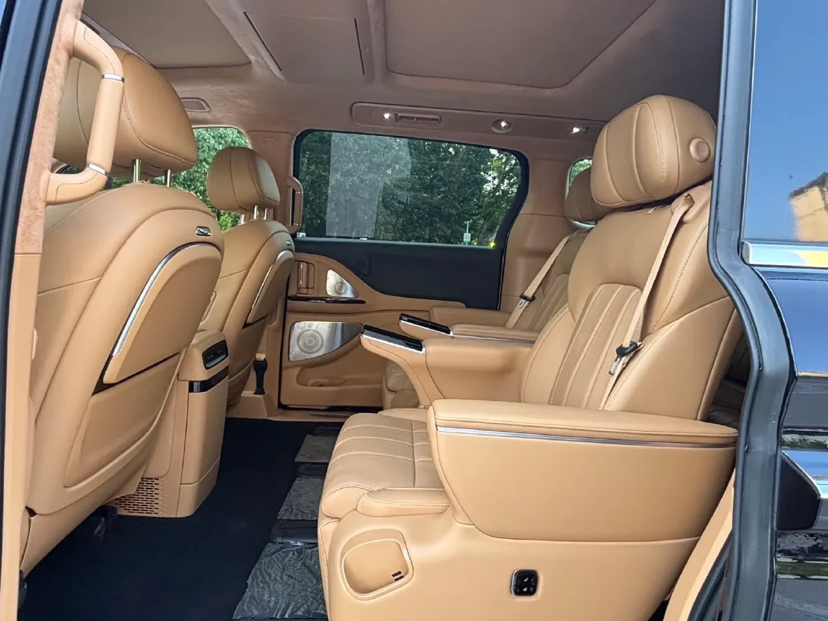 2025 Voyah Dream BEV 108.7KWH,autocango,china used car exporter,china ev exporter,chinese used car exporter,chinese used ev exporter