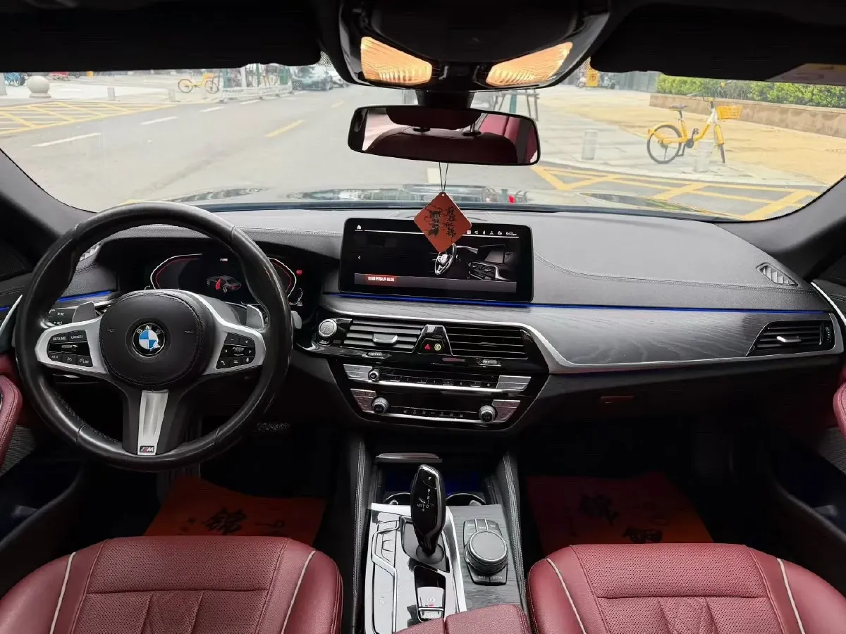 2022 BMW 5 Series 2.0T 245HP L4 8AT,autocango,china used car exporter,china ev exporter,chinese used car exporter,chinese used ev exporter