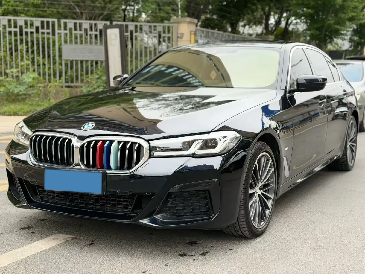 2022 BMW 5 Series 2.0T 245HP L4 8AT,autocango,china used car exporter,china ev exporter,chinese used car exporter,chinese used ev exporter
