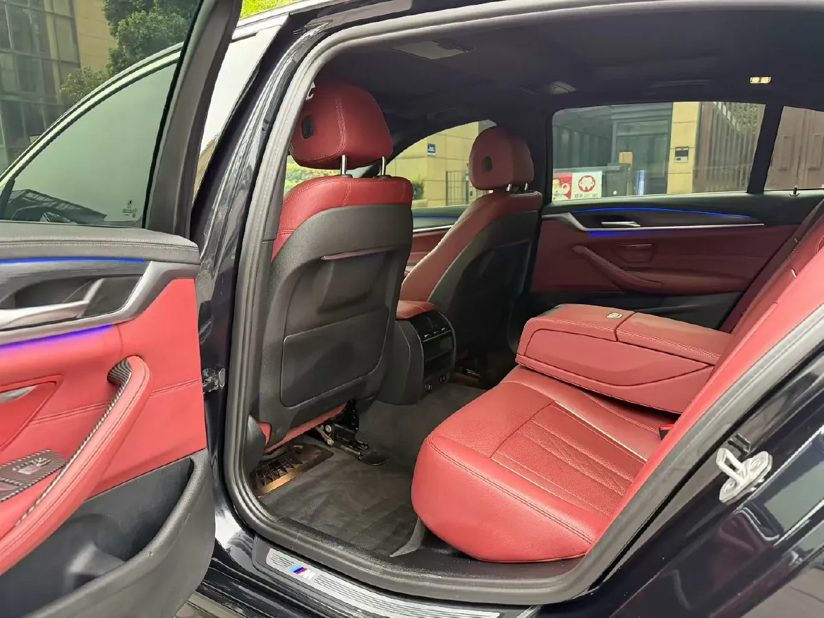 2022 BMW 5 Series 2.0T 245HP L4 8AT,autocango,china used car exporter,china ev exporter,chinese used car exporter,chinese used ev exporter