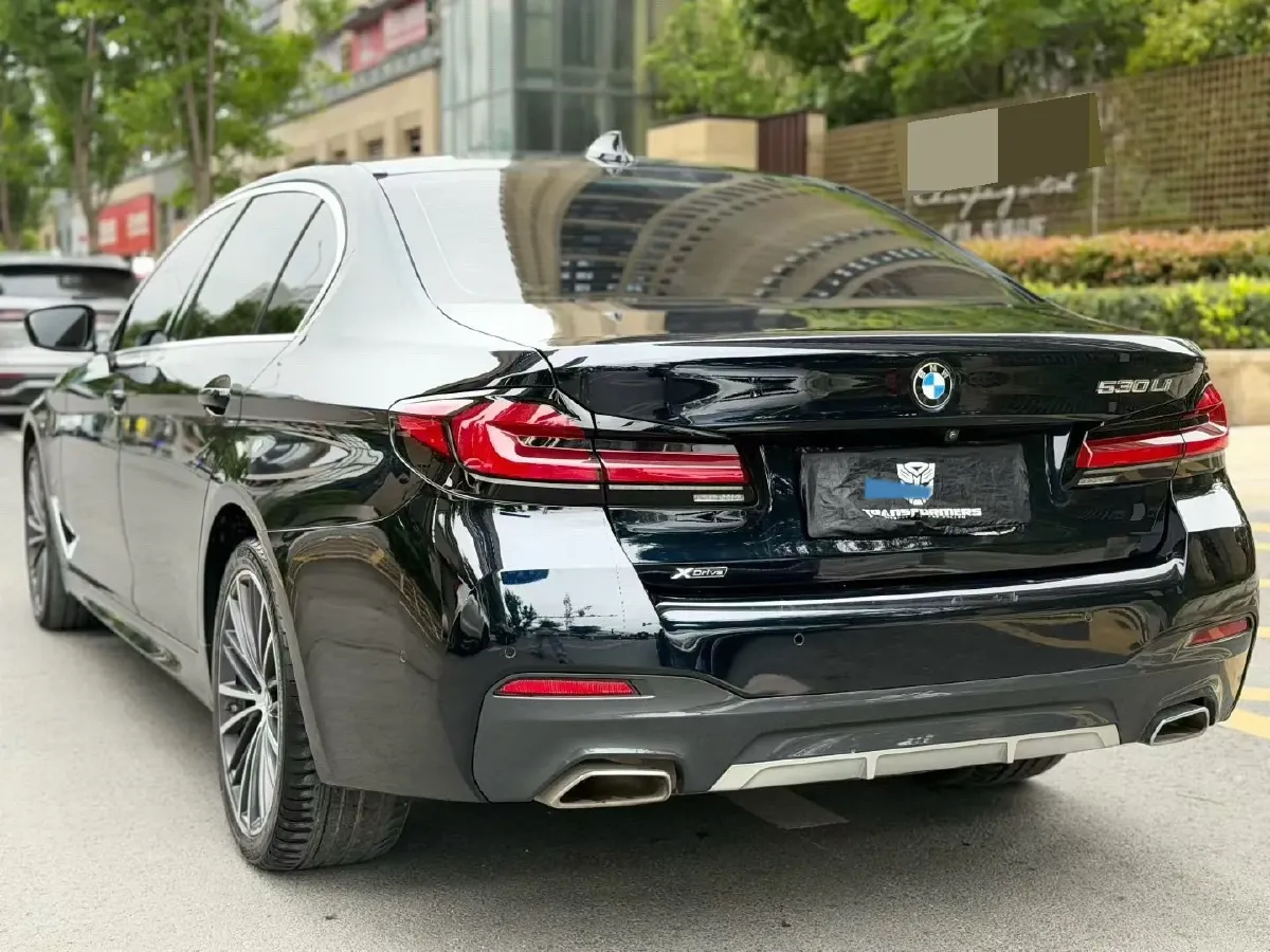 2022 BMW 5 Series 2.0T 245HP L4 8AT,autocango,china used car exporter,china ev exporter,chinese used car exporter,chinese used ev exporter